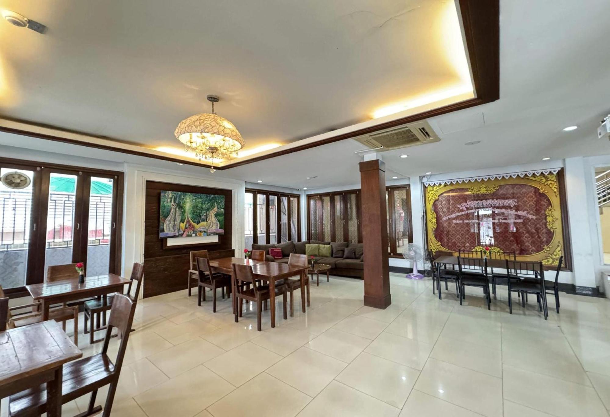 Collection O Bupamontra Chiangmai Hotel Chiang Mai Eksteriør billede